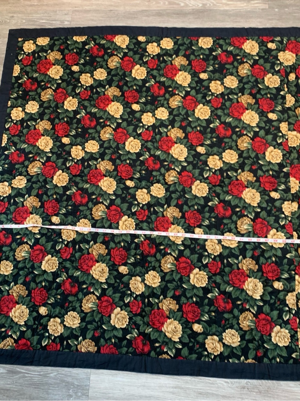 Vintage handmade “Texas Rose” Patchwork Quilt (1995)- Cottagecore Floral Blanket - Picture 2 of 6